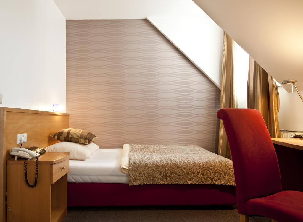 Hotel Geyer Klagenfurt am Woerthersee Luaran gambar