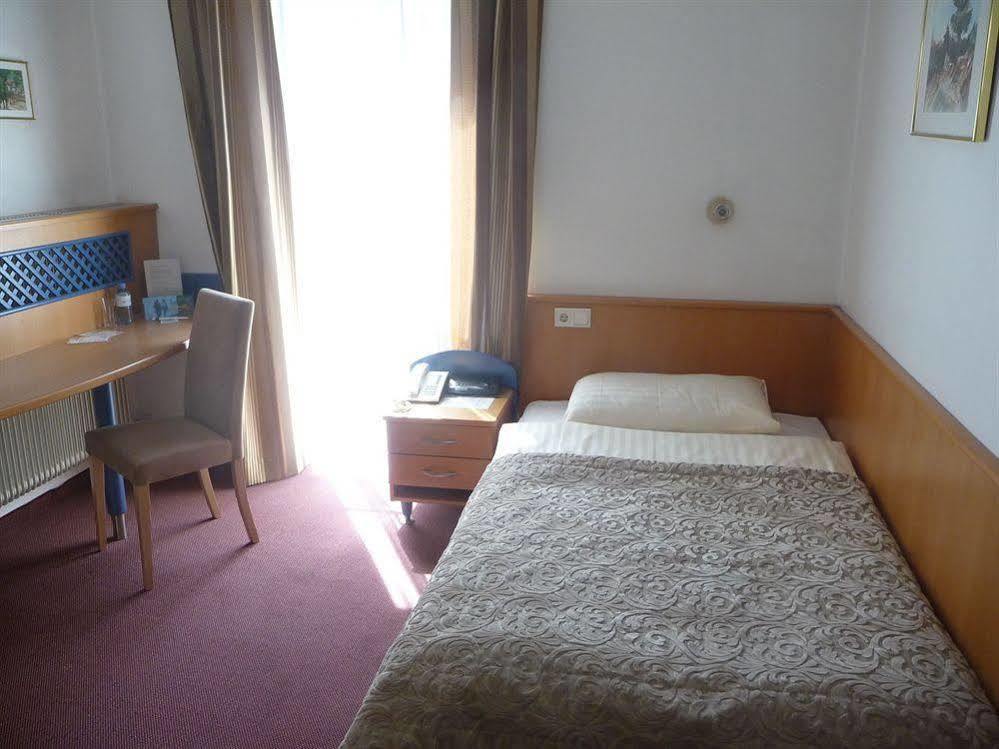 Hotel Geyer Klagenfurt am Woerthersee Luaran gambar